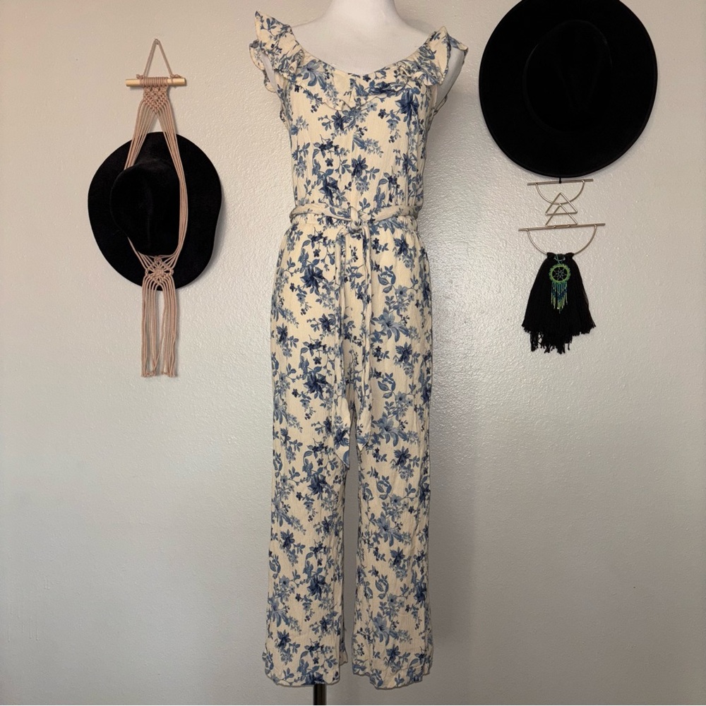BRAND NEW NEVER WORN American Eagle Floral Jumpsuit